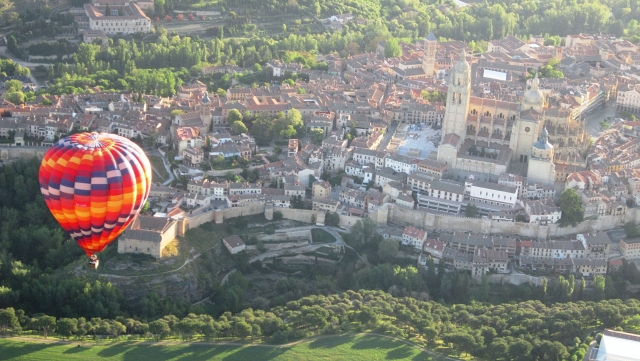  Cammina in mongolfiera sopra Segovia